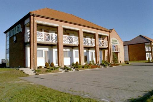 Greenline Hotel Hellfeld Neubrandenburg Bagian luar foto
