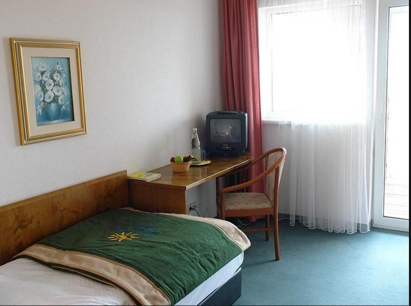 Greenline Hotel Hellfeld Neubrandenburg Ruang foto