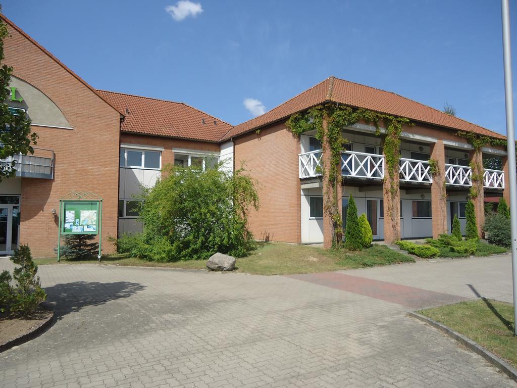Greenline Hotel Hellfeld Neubrandenburg Bagian luar foto