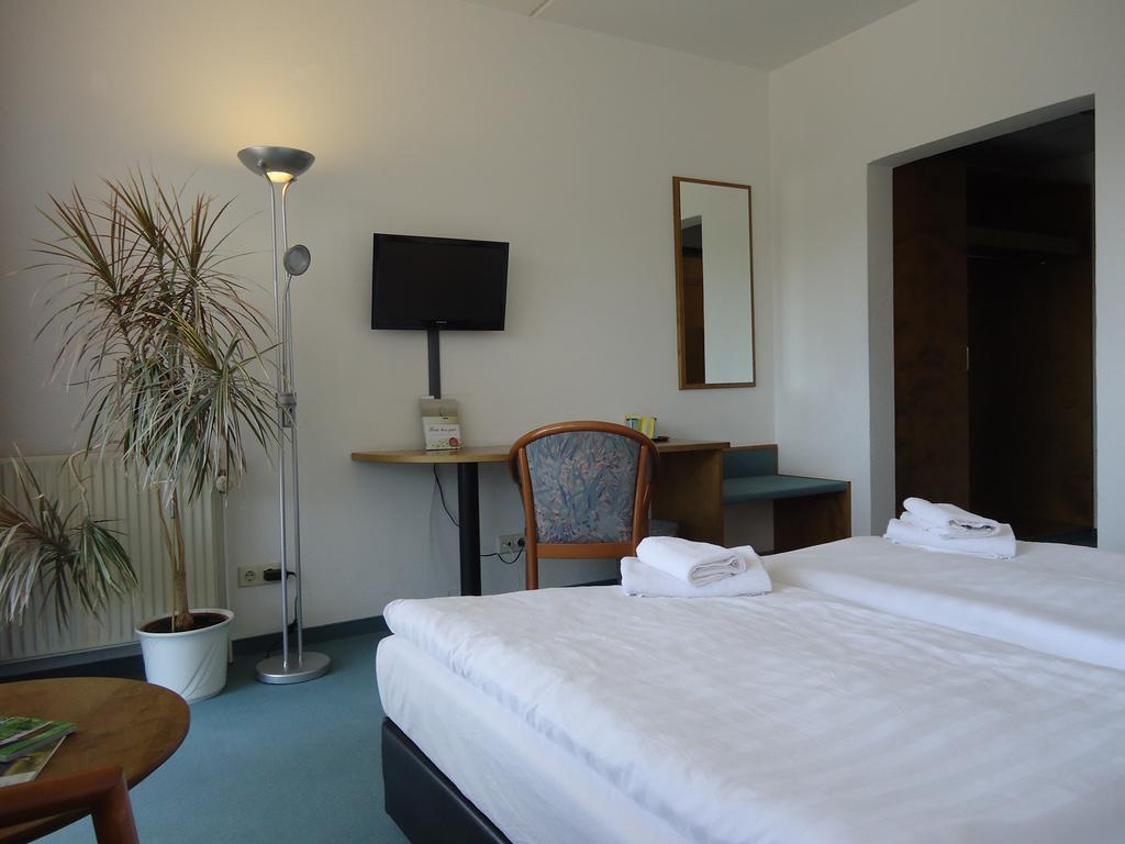 Greenline Hotel Hellfeld Neubrandenburg Bagian luar foto
