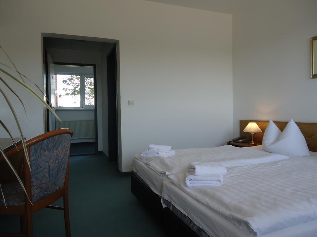 Greenline Hotel Hellfeld Neubrandenburg Bagian luar foto